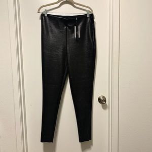 Tahari faux leather snake print pants NWT